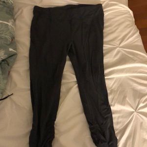 Gap Crop Workout Legging